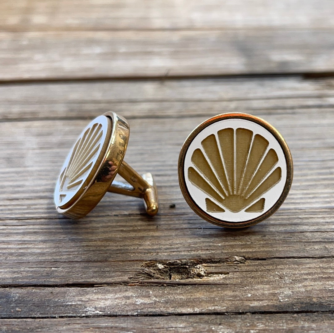 Scallop shell bronze cufflinks